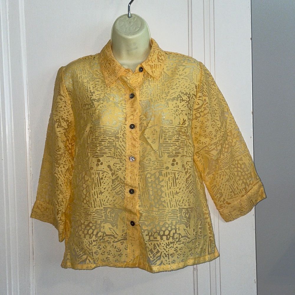 Vintage Y2K White Stag semi sheer rayon/nylon shirt‎ with 3/4 sleeves